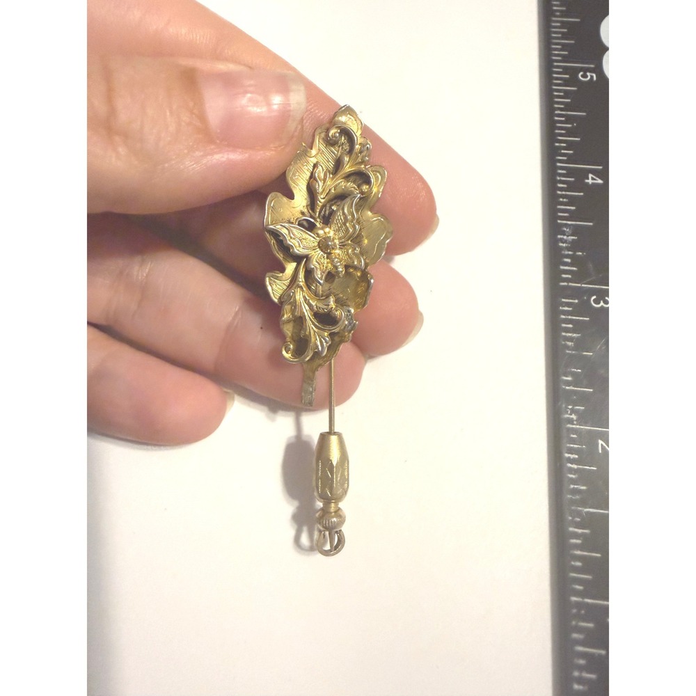 Vintage Gold Tone Butterfly Oak Leaf Stick Pin Ornate Victorian‎ Style Lapel Pin